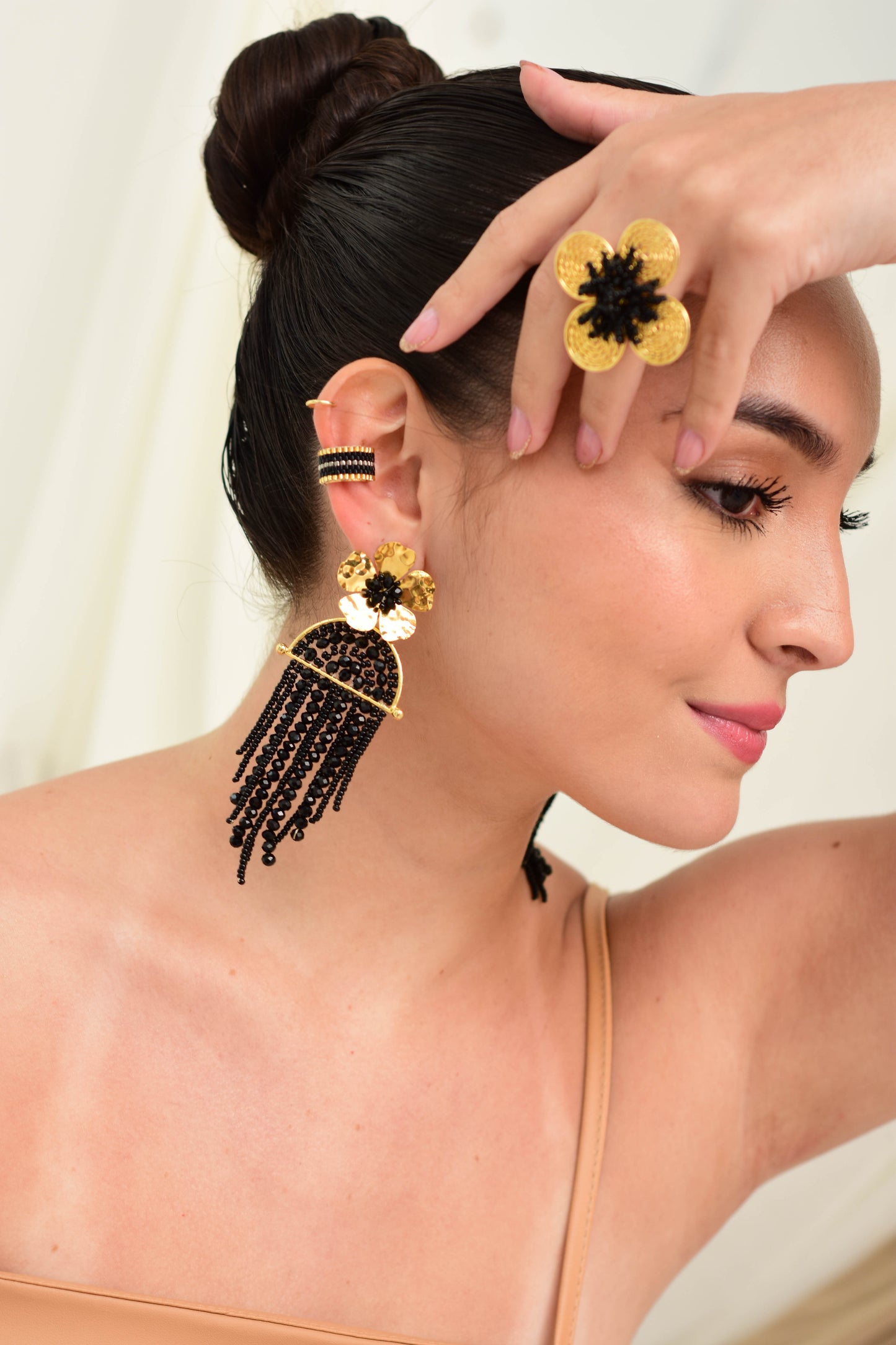 Earcuff Negro Líneas