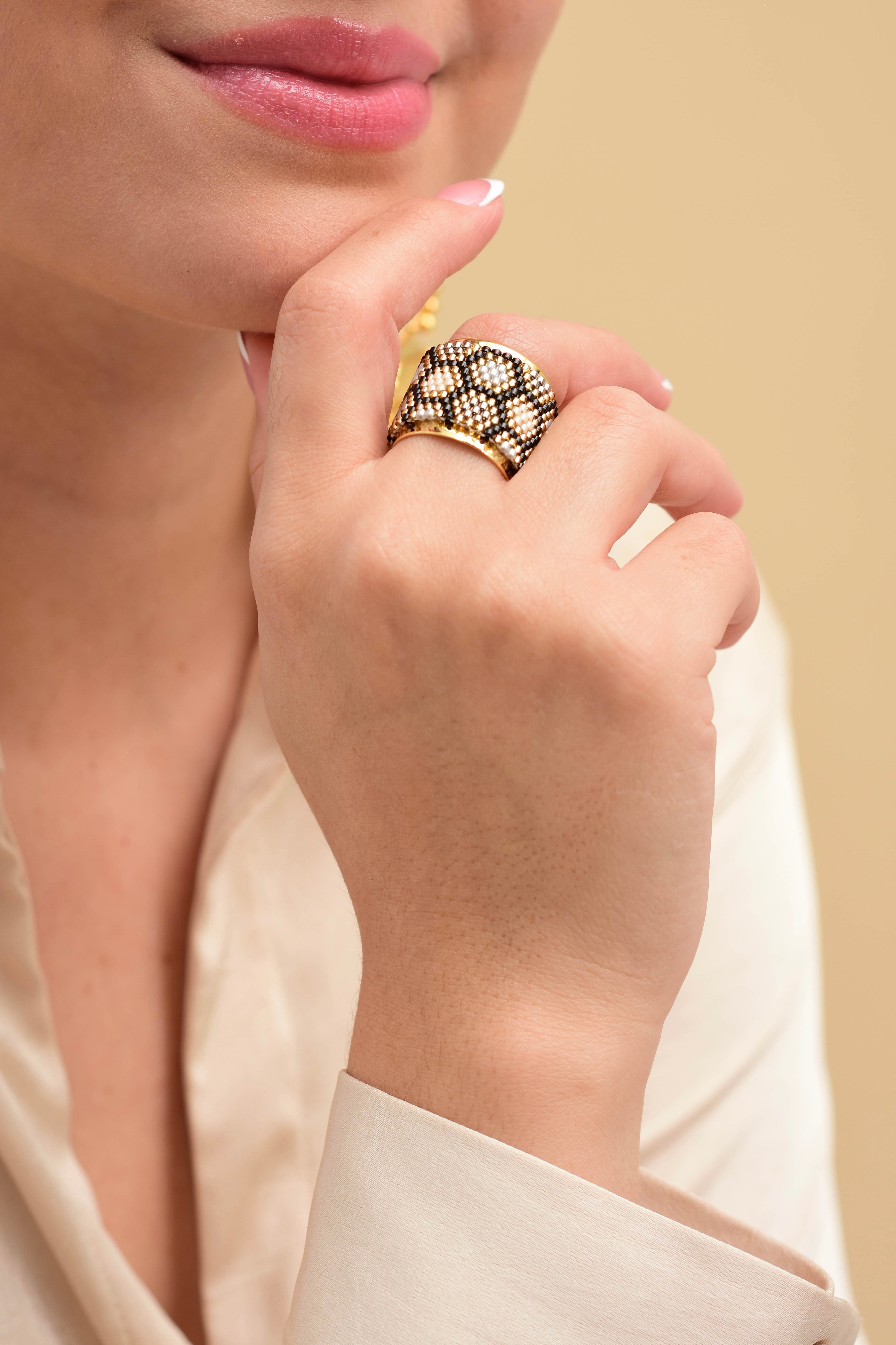 Anillo Miyuki AM120826