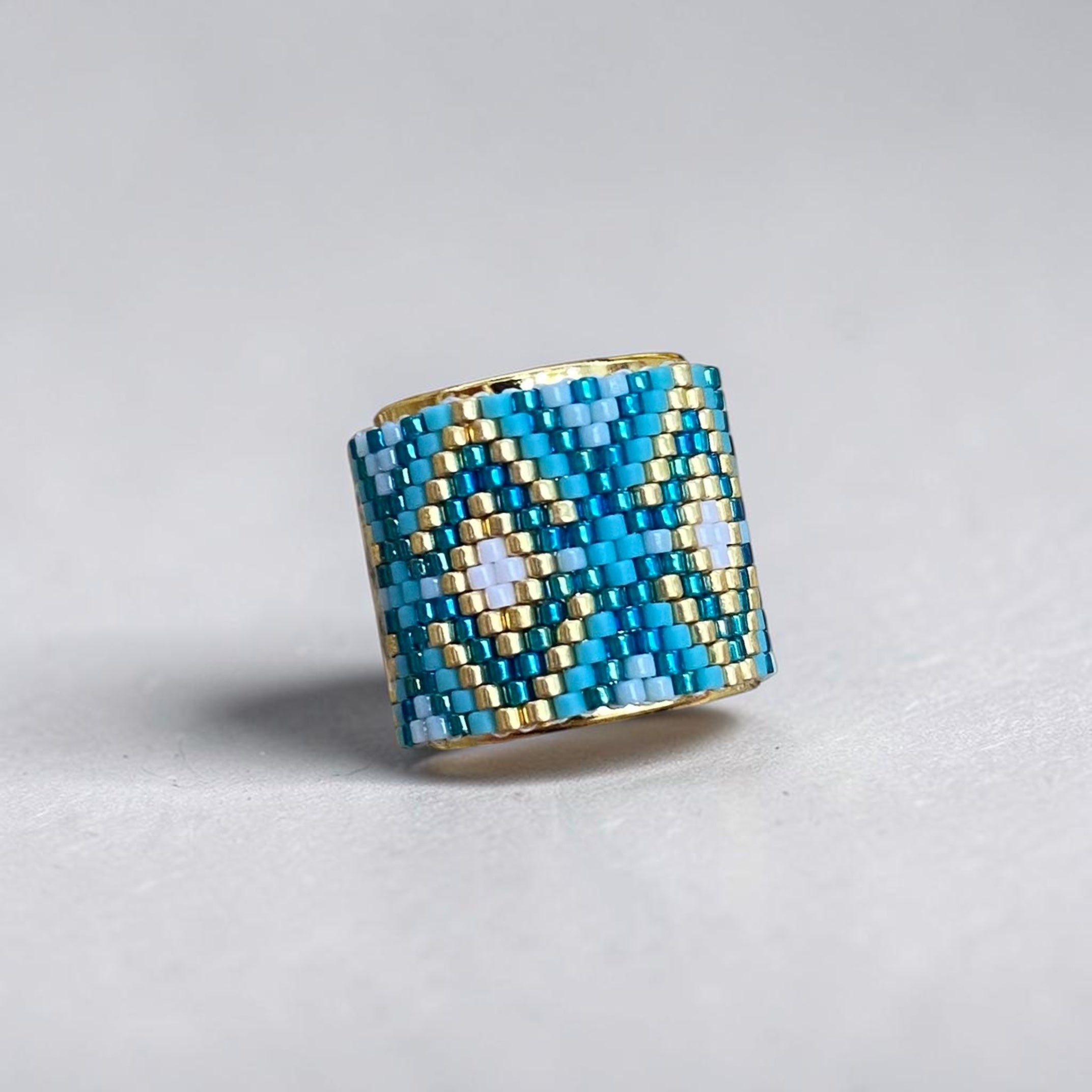 Anillo Miyuki AM123526