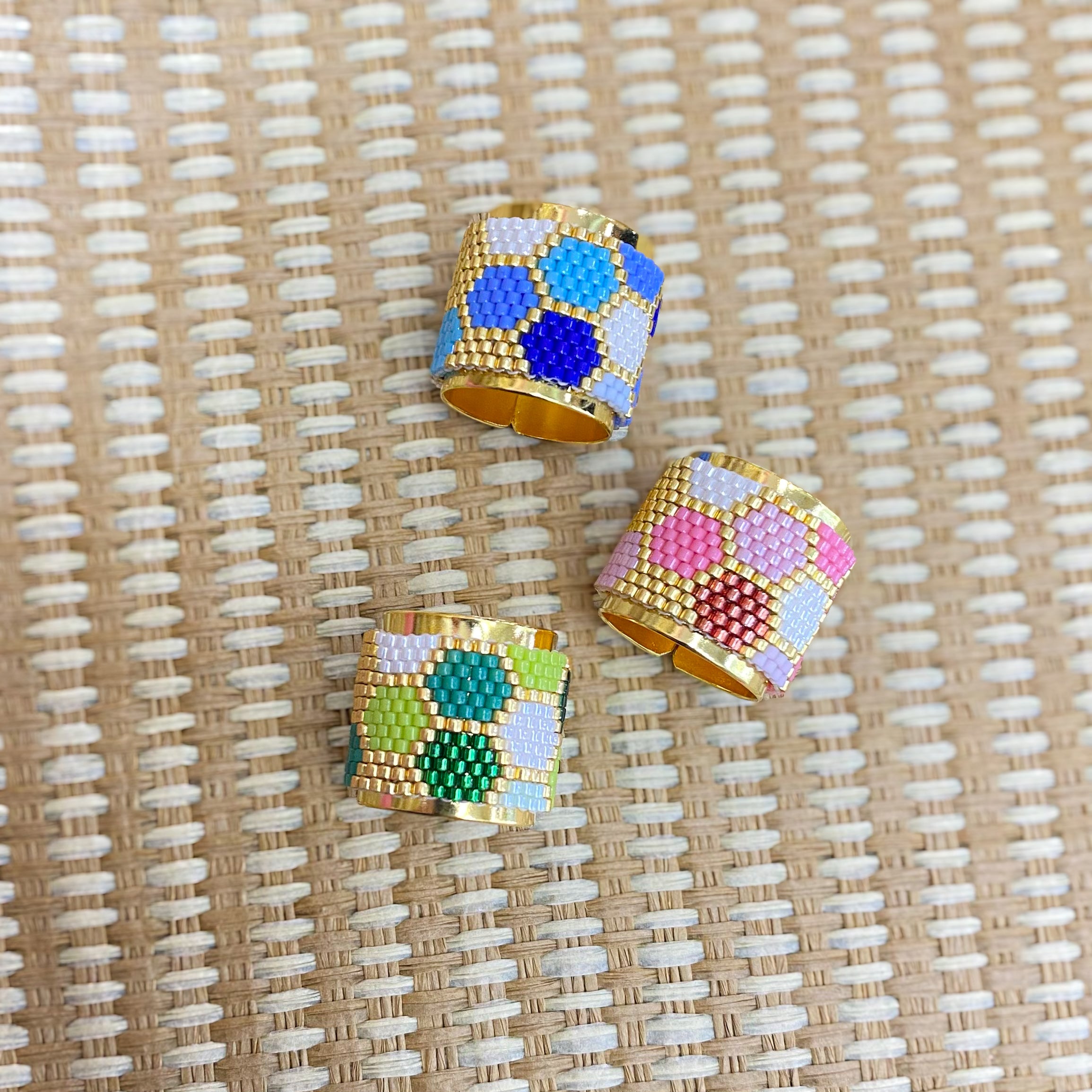 Anillo Miyuki AM12