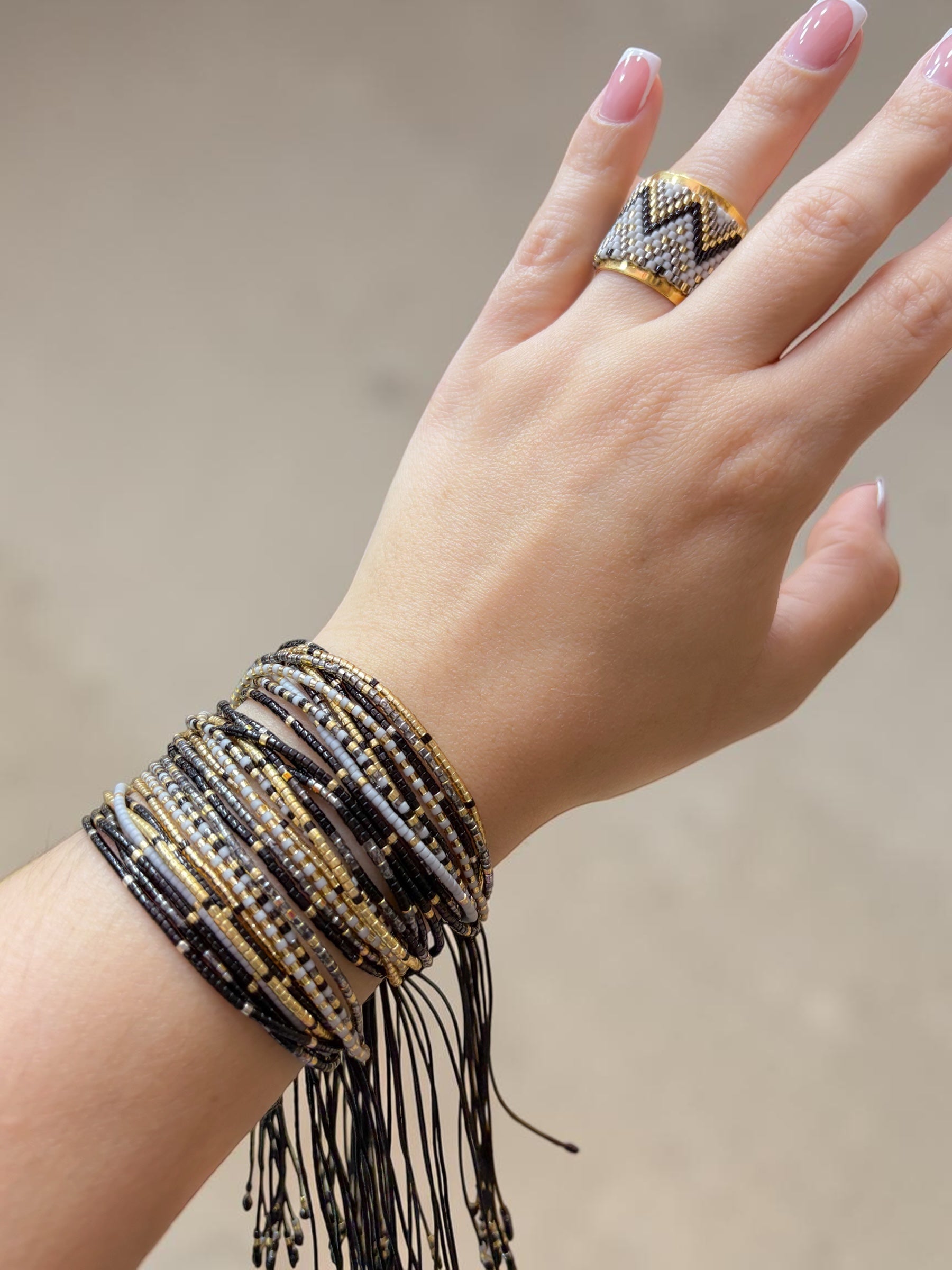 Pulsera Miyuki Negra