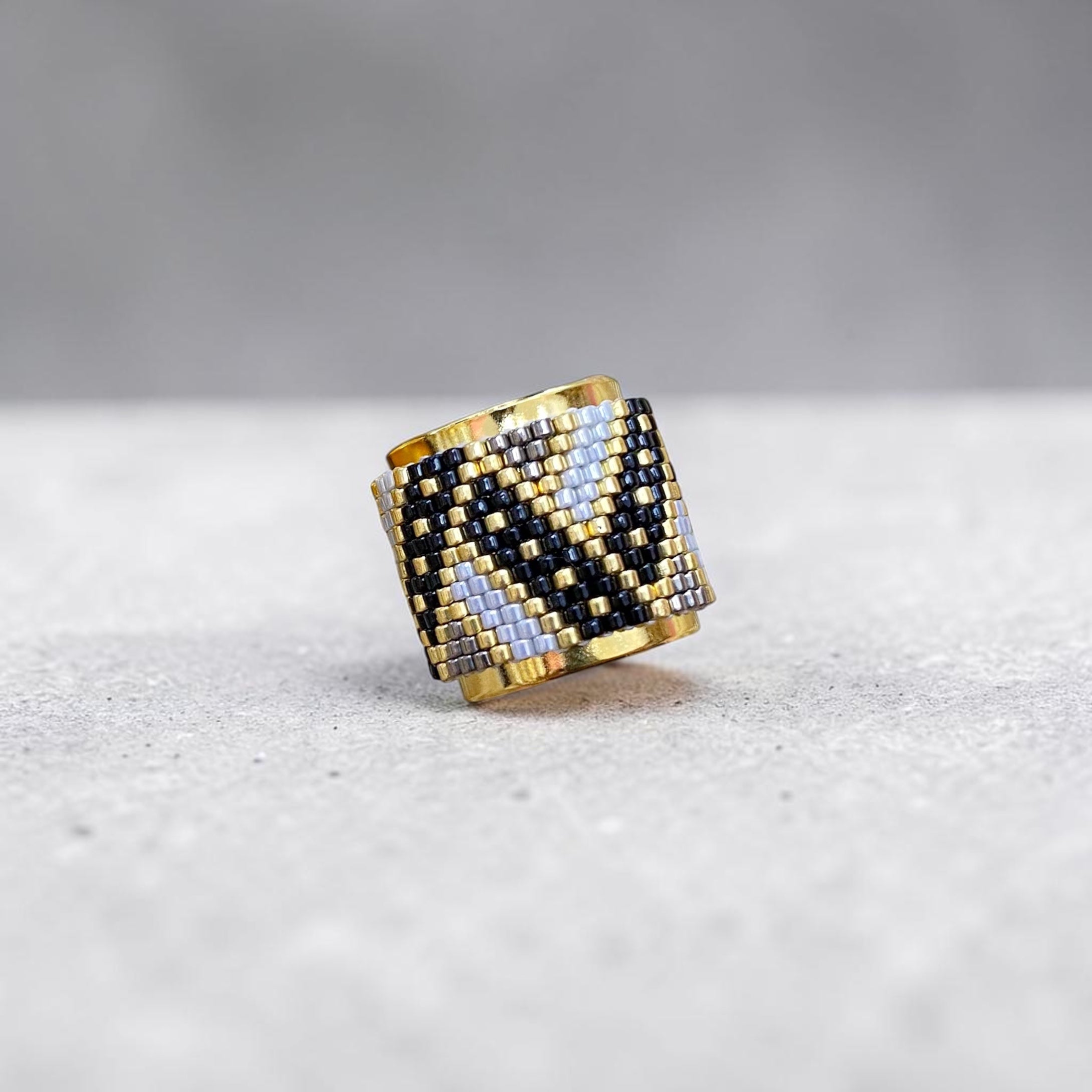 Anillo Miyuki AM123626