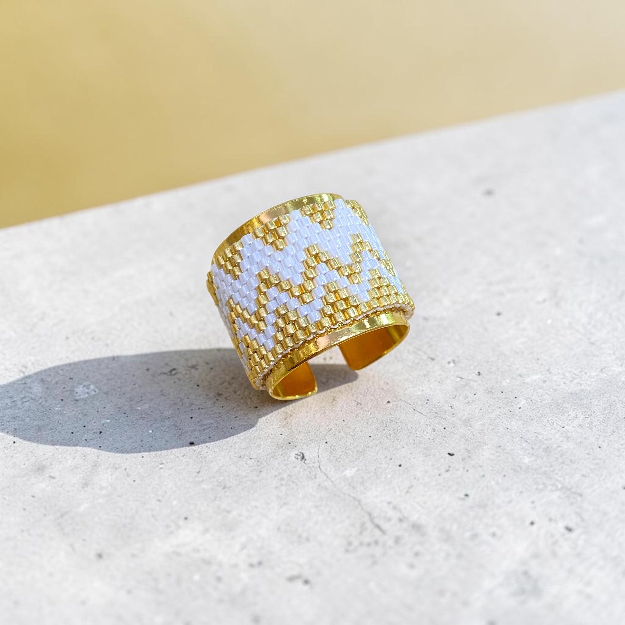 Anillo Miyuki AM121826